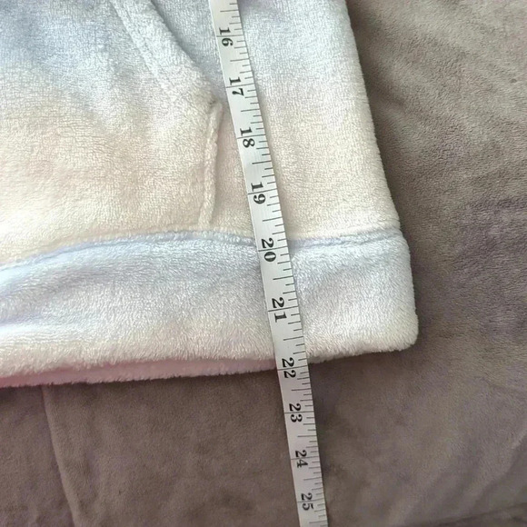 So faded pattern sweater. - Picture 4 of 6